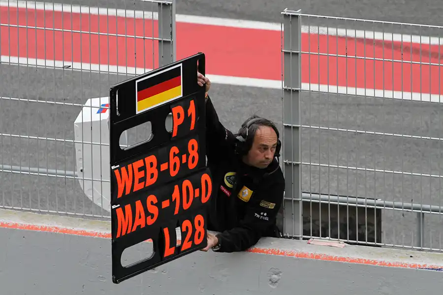 186 | 2011 | Barcelona | Renault | © carsten riede fotografie