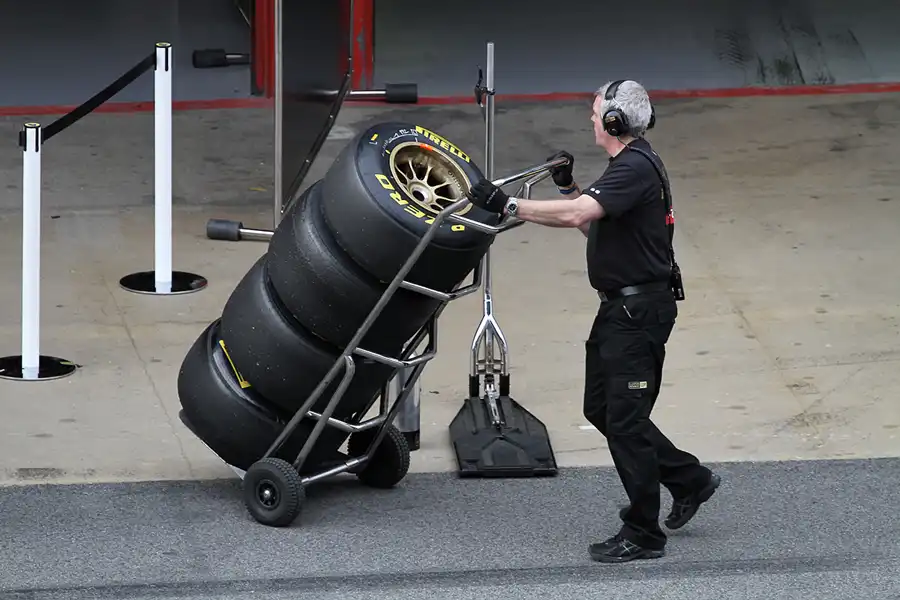 187 | 2011 | Barcelona | Renault | © carsten riede fotografie