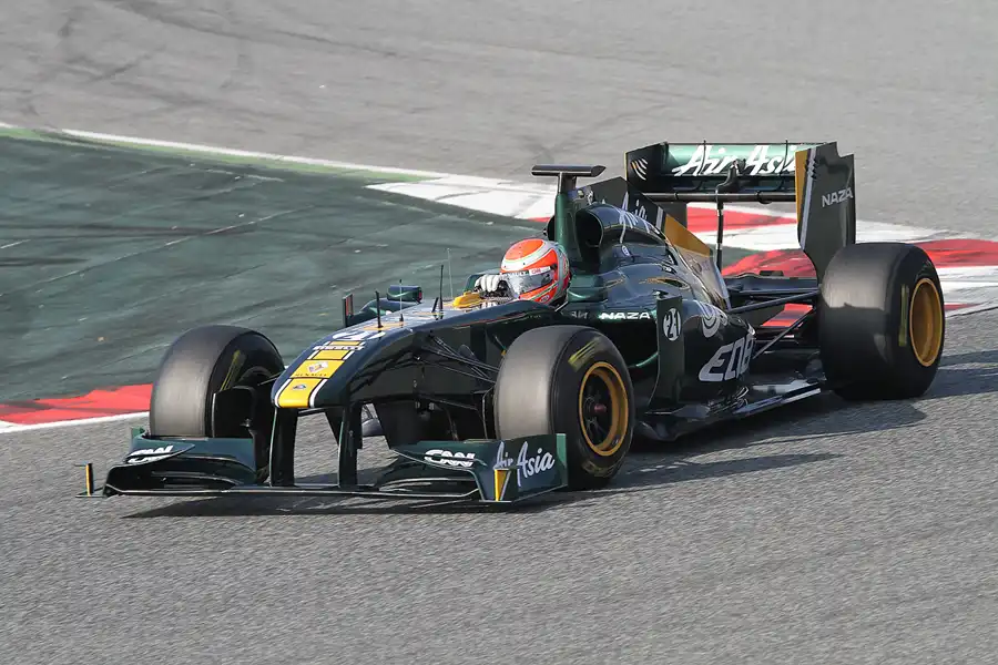 096 | 2011 | Barcelona | Lotus-Renault T128 | Jarno Trulli | © carsten riede fotografie