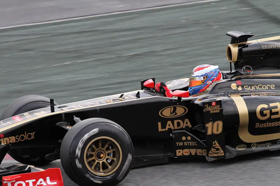 218 | 2011 | Barcelona | Renault R31 | Vitali Petrov | © carsten riede fotografie
