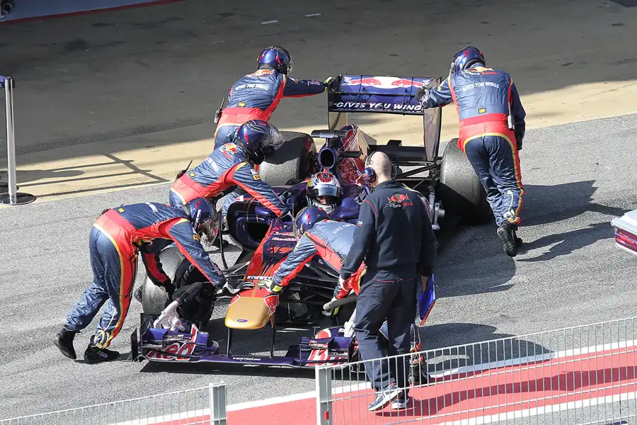 264 | 2011 | Barcelona | Toro Rosso-Ferrari STR6 | Jaime Alguersuari | © carsten riede fotografie