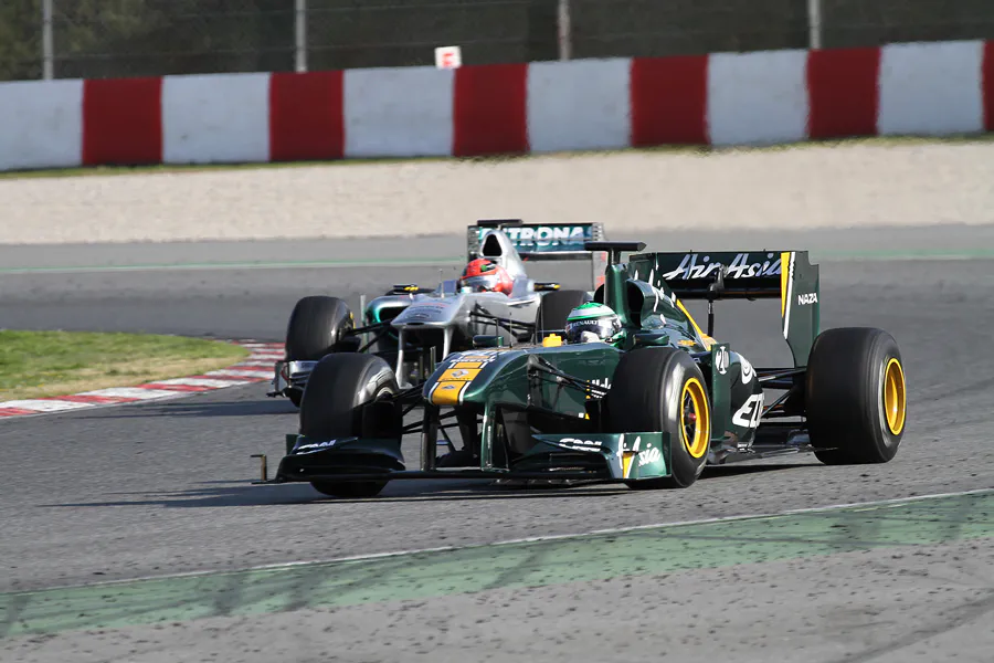 079 | 2011 | Barcelona | Lotus-Renault T128 | Heikki Kovalainen + Mercedes Benz W02 | Michael Schumacher | © carsten riede fotografie