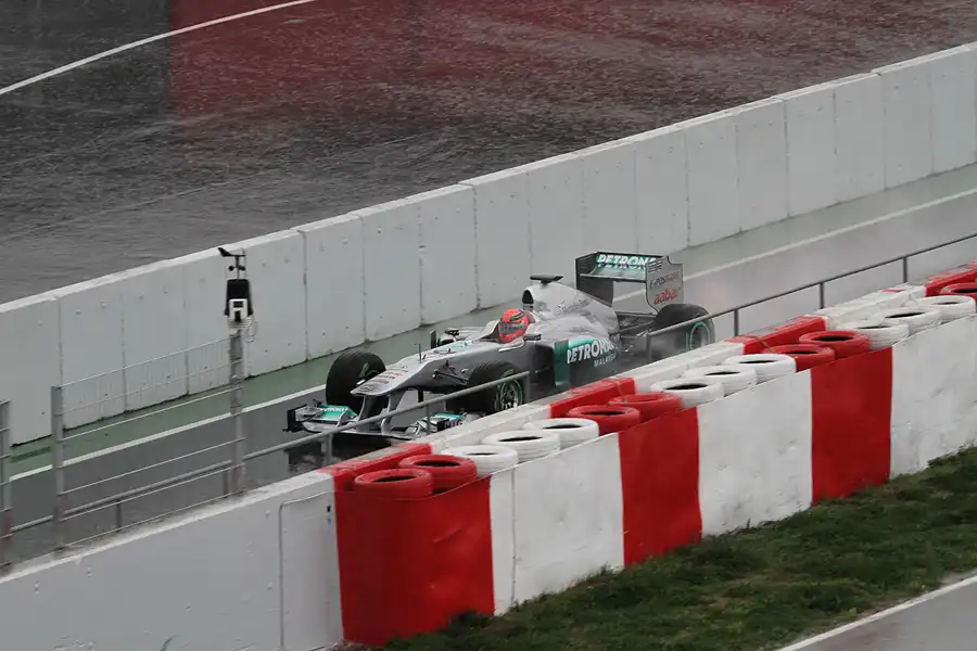 001 | 2011 | Barcelona | Mercedes Benz W02 | Michael Schumacher – 09:15 | © carsten riede fotografie