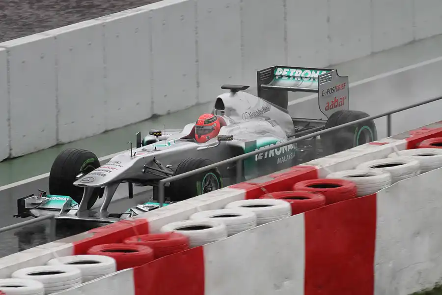 004 | 2011 | Barcelona | Mercedes Benz W02 | Michael Schumacher – 09:51 | © carsten riede fotografie