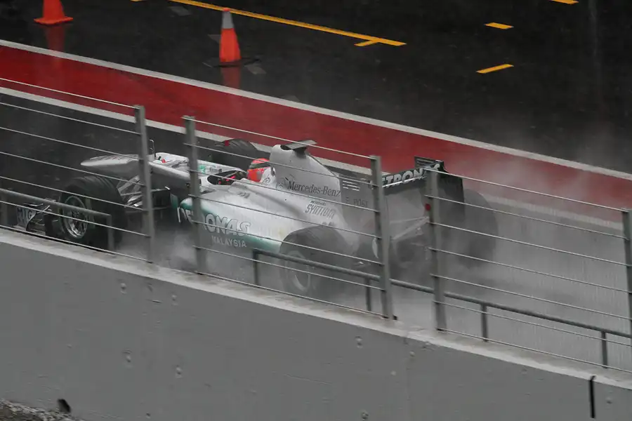 025 | 2011 | Barcelona | Mercedes Benz W02 | Michael Schumacher – 10:45 | © carsten riede fotografie