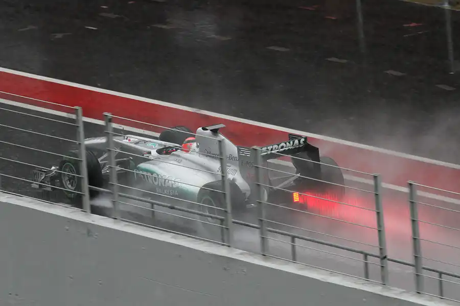 030 | 2011 | Barcelona | Mercedes Benz W02 | Michael Schumacher – 10:48 | © carsten riede fotografie