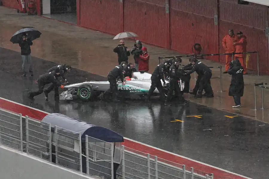 033 | 2011 | Barcelona | Mercedes Benz W02 | Michael Schumacher – 10:48 | © carsten riede fotografie