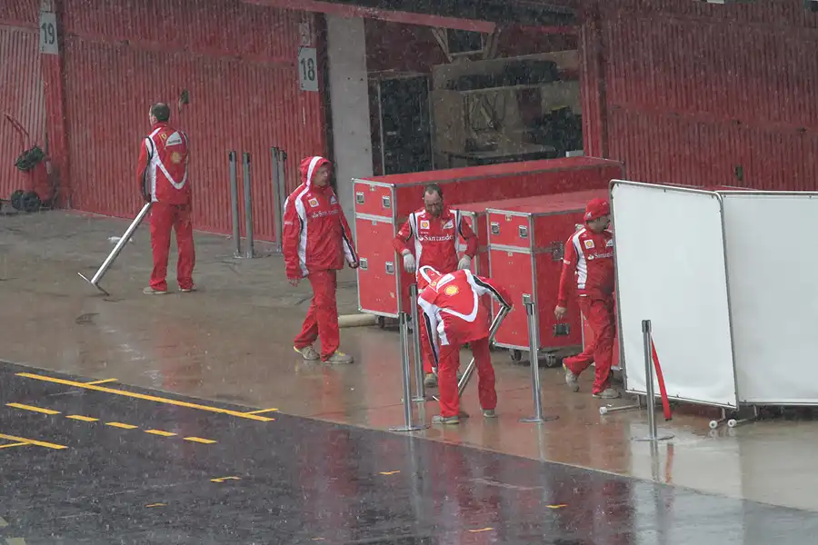 143 | 2011 | Barcelona | Ferrari – 16:15 | © carsten riede fotografie