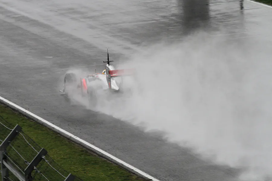 106 | 2011 | Barcelona | McLaren-Mercedes Benz MP4-26 | Lewis Hamilton – 15:20 | © carsten riede fotografie
