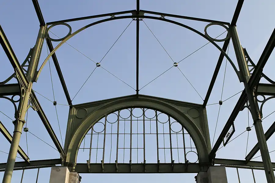 056 | 2011 | Berlin | Alter Schlachthof – Hammelauktionshalle | © carsten riede fotografie