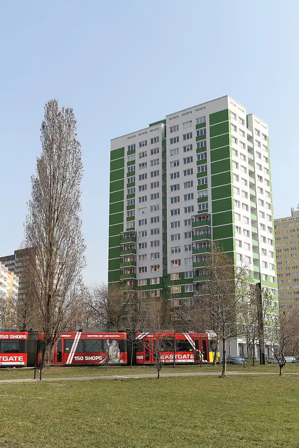 099 | 2011 | Berlin | Landsberger Allee | © carsten riede fotografie