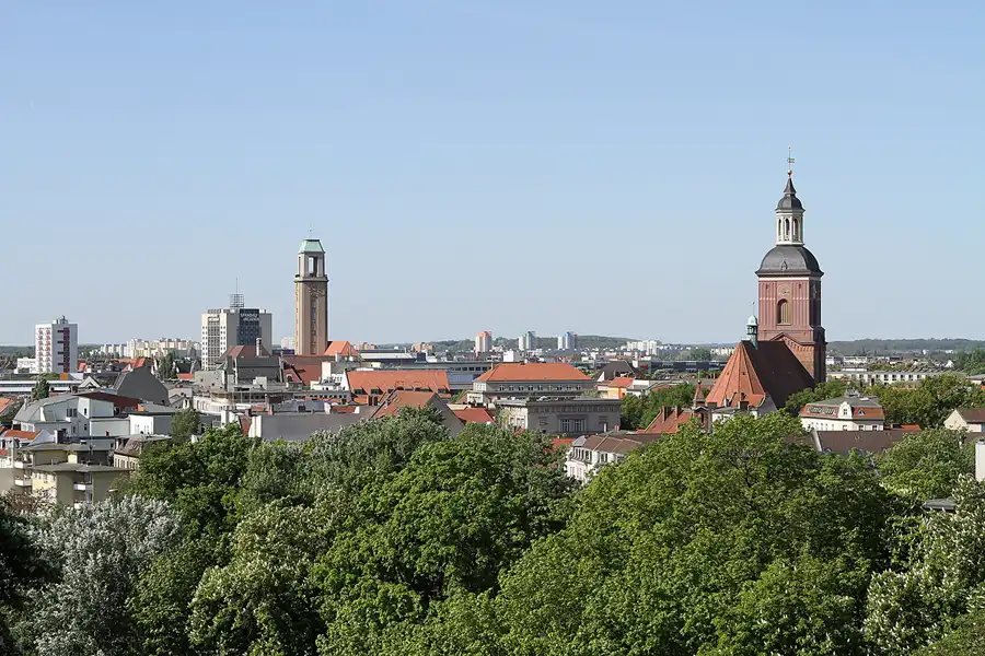011 | 2011 | Berlin | Zitadelle Spandau – Blick vom Juliusturm auf das Rathaus Spandau und die St. Nikolai-Kirche | © carsten riede fotografie