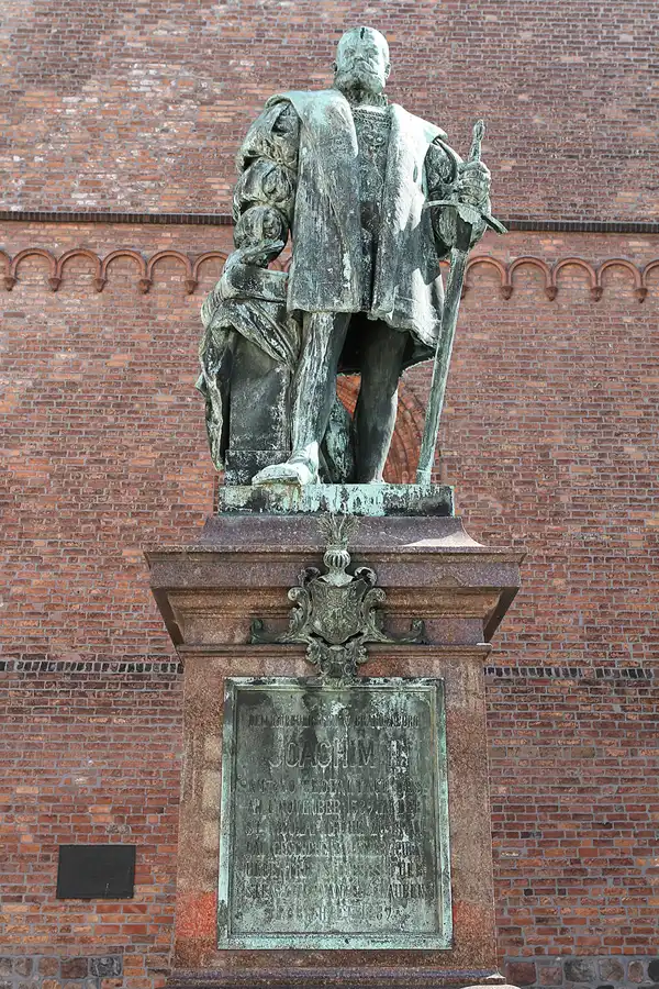 034 | 2011 | Berlin | Reformationsplatz | © carsten riede fotografie