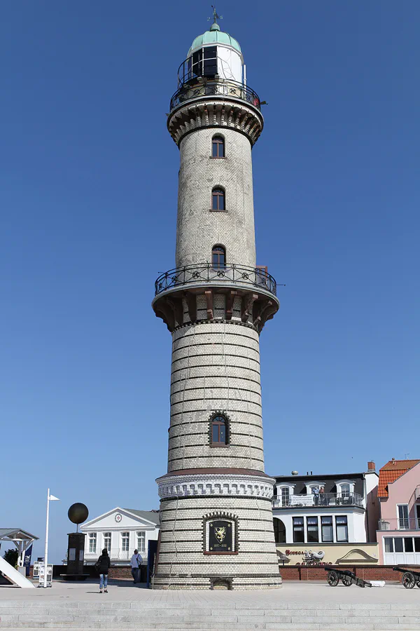 030 | 2011 | Rostock-Warnemünde | Leuchtturm | © carsten riede fotografie
