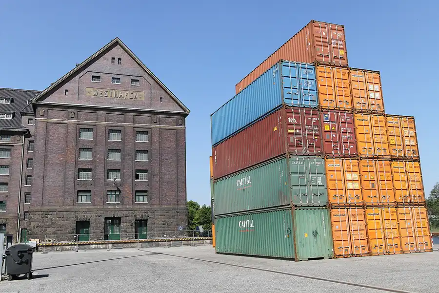 062 | 2011 | Berlin | Westhafen | © carsten riede fotografie