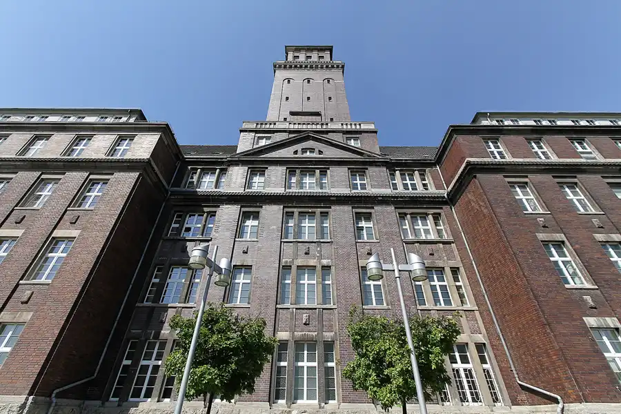 063 | 2011 | Berlin | Westhafen | © carsten riede fotografie