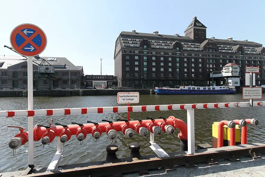 066 | 2011 | Berlin | Westhafen | © carsten riede fotografie
