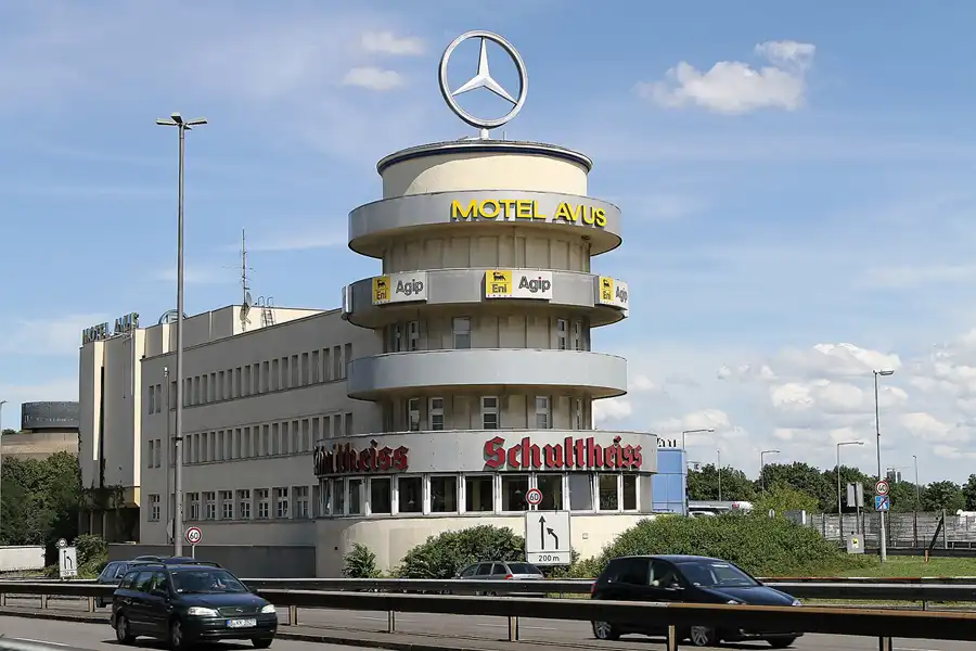 042 | 2011 | Berlin | Motel Avus an der Avus Nordkurve | © carsten riede fotografie