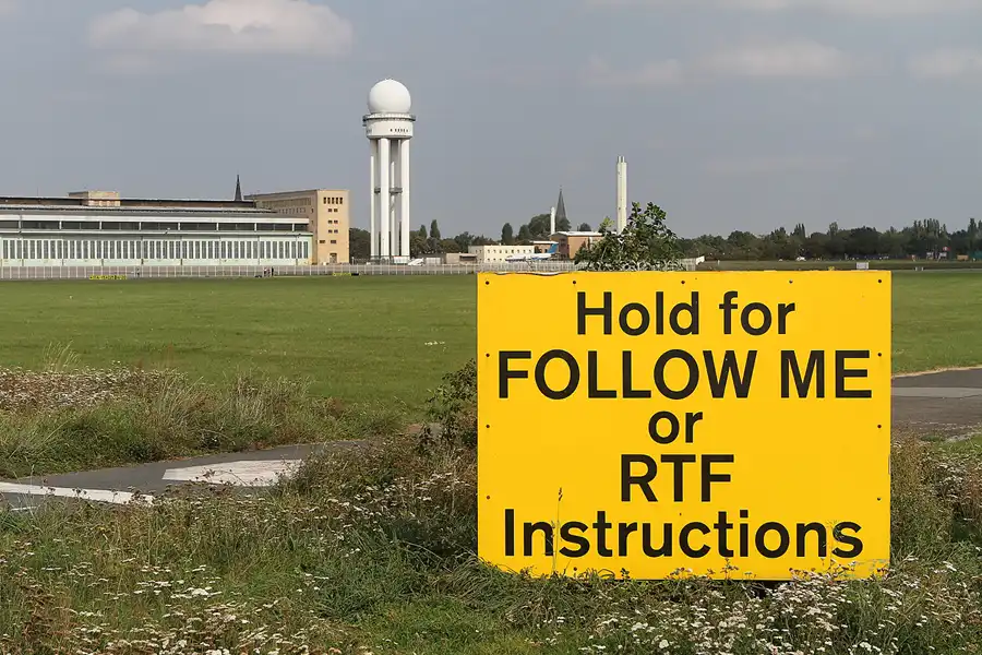 011 | 2011 | Berlin | Tempelhof Field | © carsten riede fotografie