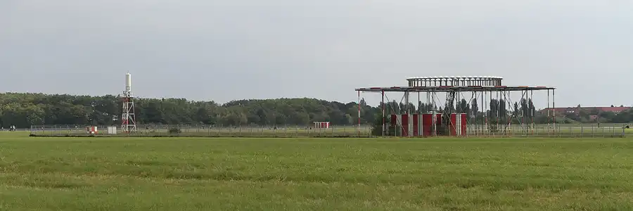 041 | 2011 | Berlin | Tempelhof Field | © carsten riede fotografie