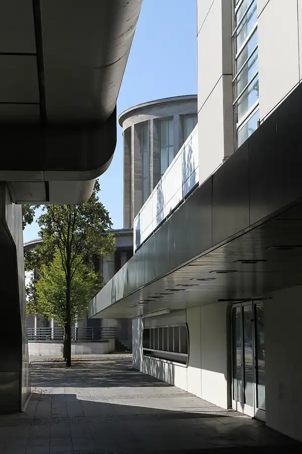 035 | 2011 | Berlin | Messedamm | © carsten riede fotografie