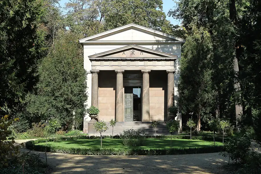 062 | 2011 | Berlin | Mausoleum im Schlossgarten | © carsten riede fotografie
