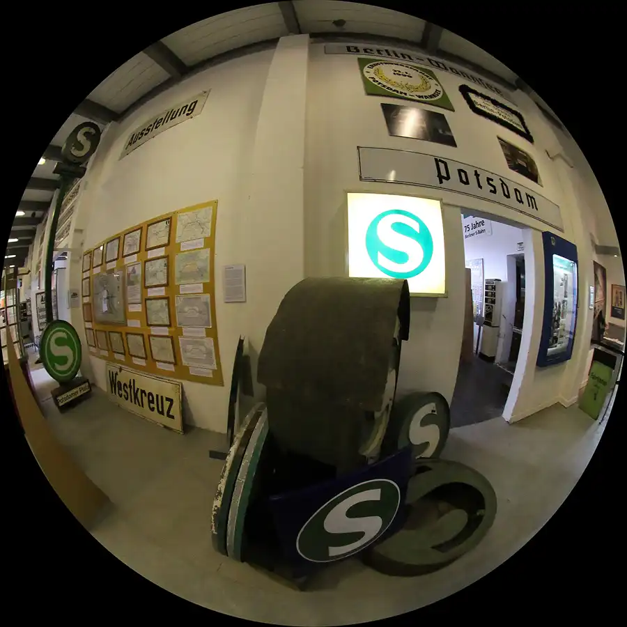 084 | 2011 | Griebnitzsee | S-Bahn Museum | © carsten riede fotografie