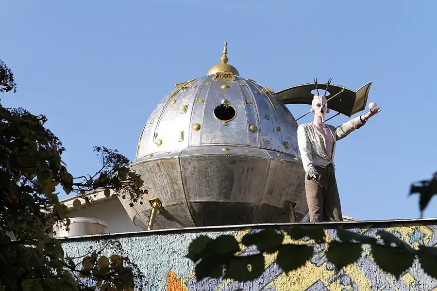 029 | 2011 | Potsdam | Waschbar – Geschwister-Scholl-Strasse | © carsten riede fotografie