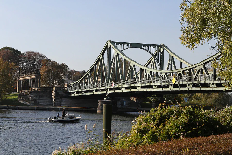 097 | 2011 | Berlin | Glienicker Brücke | © carsten riede fotografie