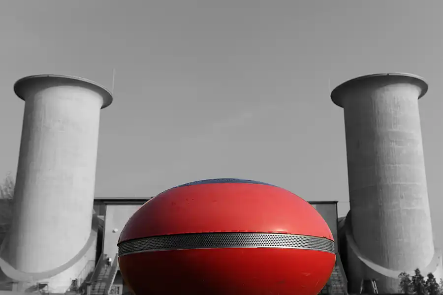 005 | 2011 | Berlin | Technologiepark WISTA – Aerodynamischer Park – Motorenprüfstand und Air Borne | © carsten riede fotografie