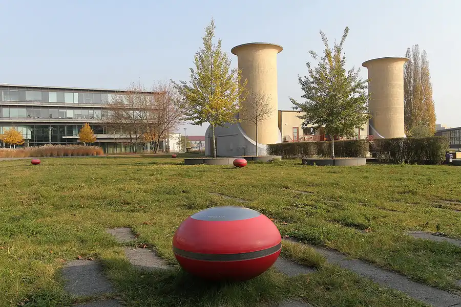 006 | 2011 | Berlin | Technologiepark WISTA – Aerodynamischer Park – Motorenprüfstand und Air Borne | © carsten riede fotografie