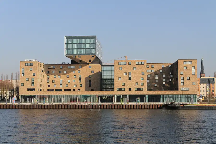 060 | 2011 | Berlin | Osthafen – nhow Hotel | © carsten riede fotografie