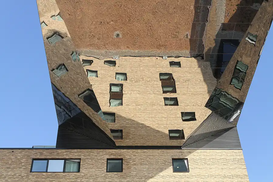 063 | 2011 | Berlin | Osthafen – nhow Hotel | © carsten riede fotografie