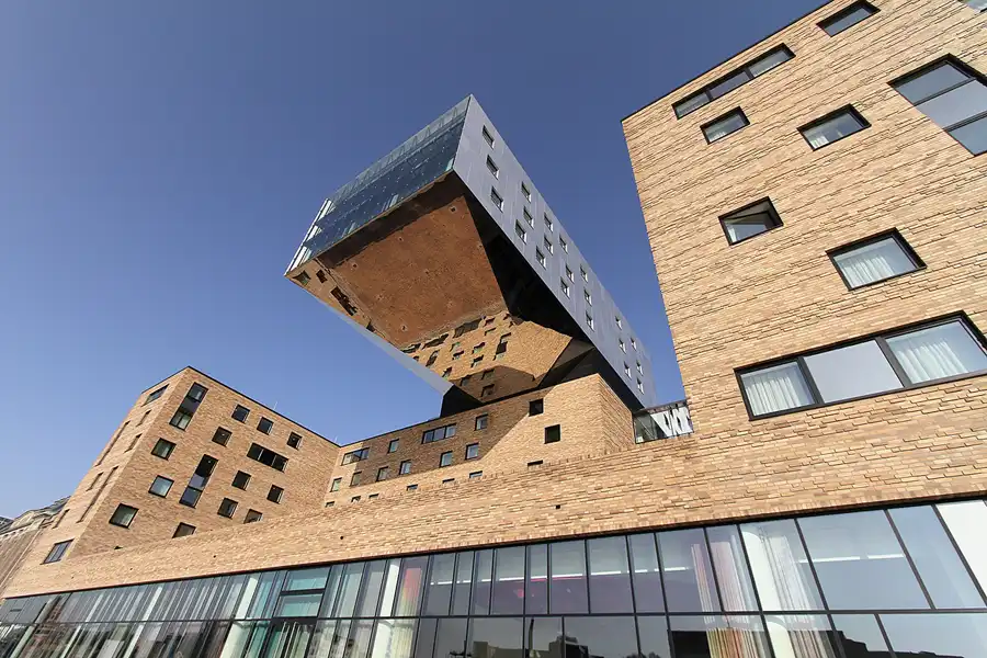 068 | 2011 | Berlin | Osthafen – nhow Hotel | © carsten riede fotografie