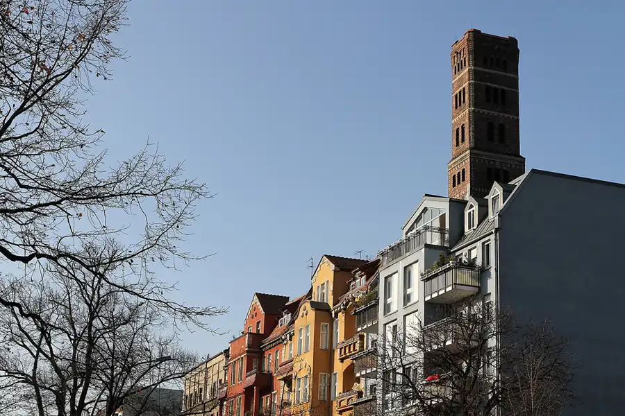 093 | 2011 | Berlin | Nöldnerstrasse – Schrotkugelturm | © carsten riede fotografie