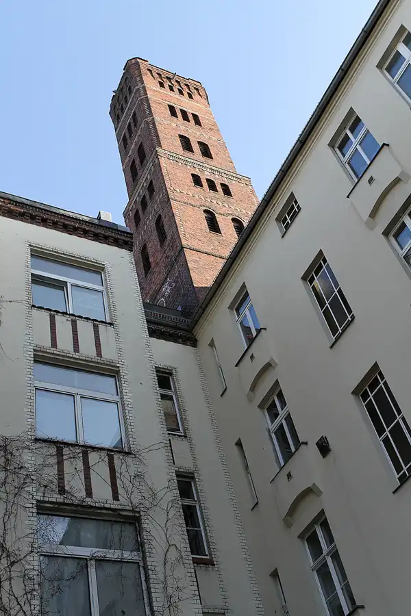 095 | 2011 | Berlin | Nöldnerstrasse – Schrotkugelturm | © carsten riede fotografie