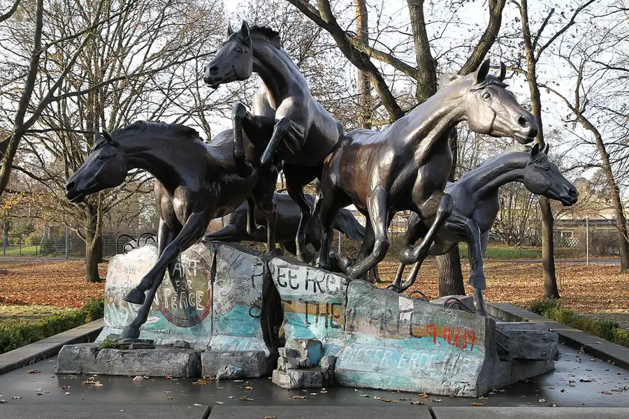 001 | 2011 | Berlin | Alliierten Museum | © carsten riede fotografie
