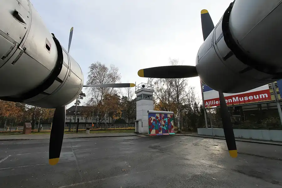 010 | 2011 | Berlin | Alliierten Museum | © carsten riede fotografie