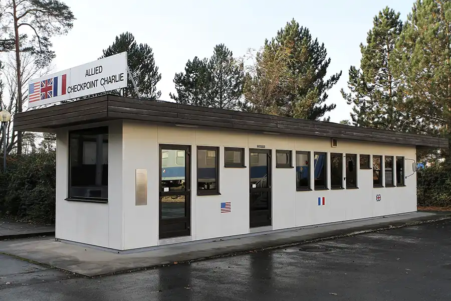 015 | 2011 | Berlin | Alliierten Museum | © carsten riede fotografie