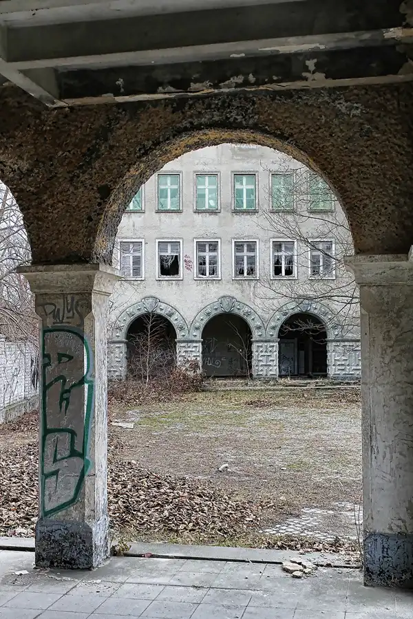 024 | 2011 | Döberitzer Heide | ehemalige russische Kasernen | © carsten riede fotografie