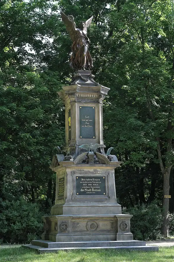 019 | 2012 | Bernau bei Berlin | Kriegerdenkmal | © carsten riede fotografie