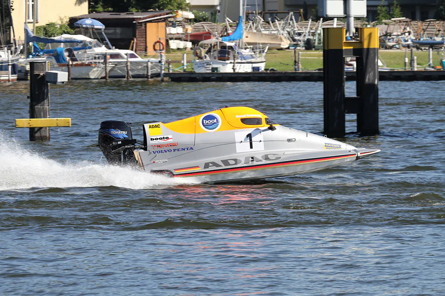 030 | 2012 | Berlin | Regattastrecke Grünau | Motorboot WM + EM – Grosser Preis von Deutschland – Formel ADAC | © carsten riede fotografie