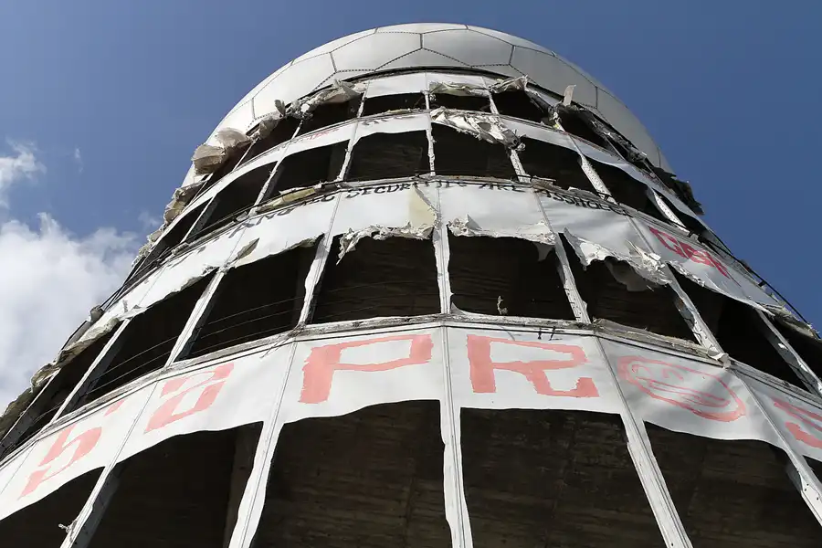 039 | 2012 | Berlin | Field Station Teufelsberg | © carsten riede fotografie