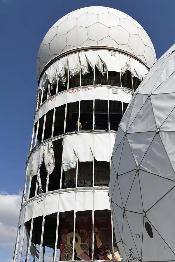 041 | 2012 | Berlin | Field Station Teufelsberg | © carsten riede fotografie