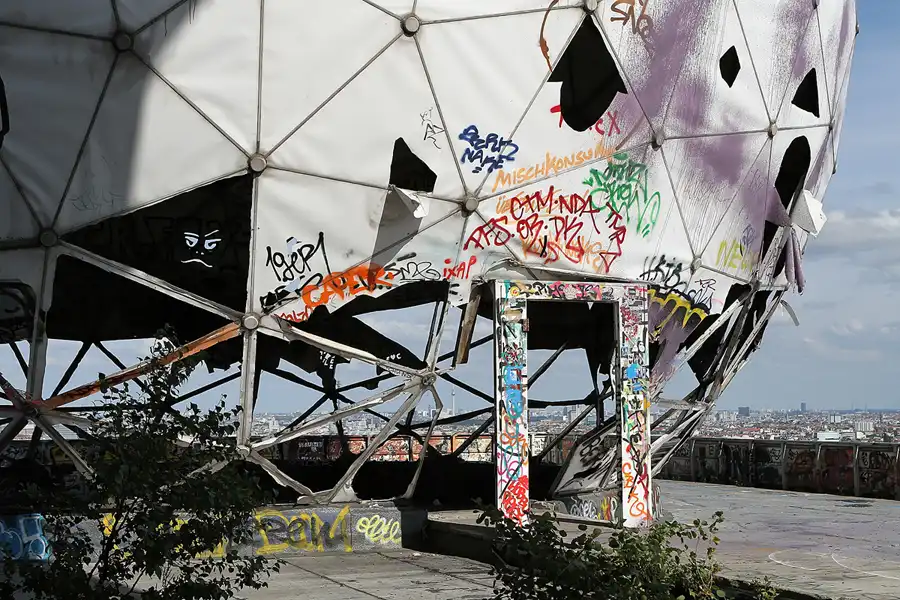 062 | 2012 | Berlin | Field Station Teufelsberg | © carsten riede fotografie