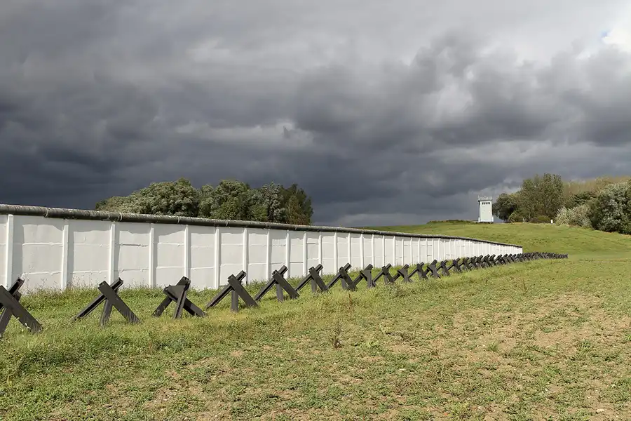 002 | 2012 | Hötensleben | Grenzdenkmal | © carsten riede fotografie