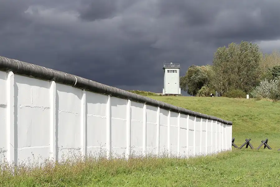 006 | 2012 | Hötensleben | Grenzdenkmal | © carsten riede fotografie