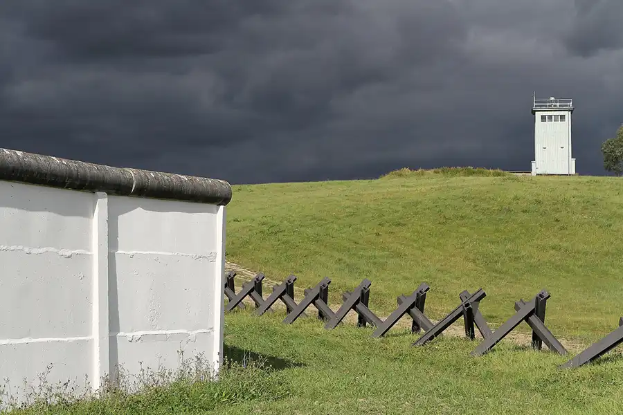 007 | 2012 | Hötensleben | Grenzdenkmal | © carsten riede fotografie