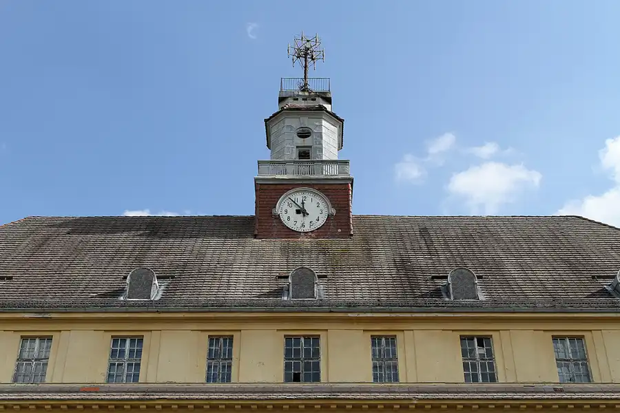 002 | 2012 | Wünsdorf | Das Haus der Offiziere – Hauptgebäude | © carsten riede fotografie