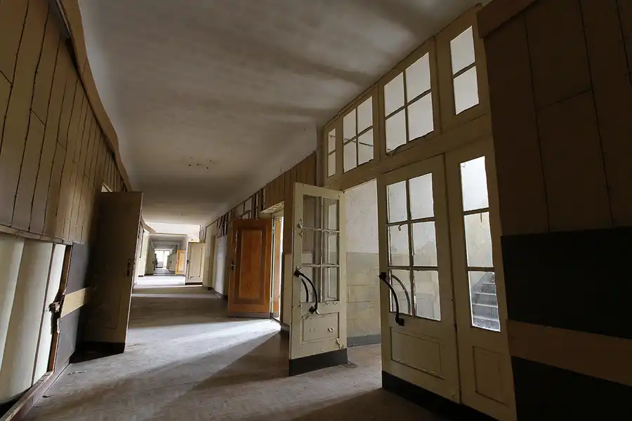 017 | 2012 | Wünsdorf | Das Haus der Offiziere – Hauptgebäude | © carsten riede fotografie